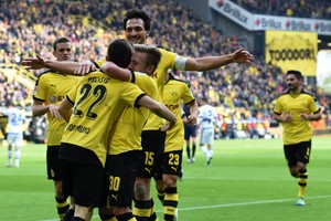 دورتموند يستعيد توازنه بتغلبه على هامبورغ في البوندسليغا