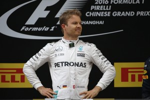 روزبيرغ يجمد مفاوضات تجديد تعاقده مع مرسيدس