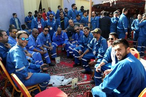 انتاج النفط في الكويت يعود إلى نصف معدله اليومي مع تواصل الاضراب