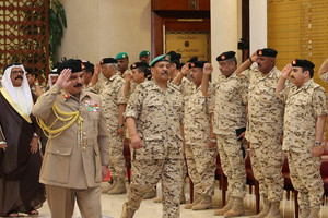 العاهل يزور قوة الدفاع ويشيد بالتعاون المشترك بين قوة الدفاع و'الداخلية' والحرس الوطني        