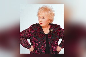 وفاة دوريس روبرتس نجمة مسلسل 'الكل يحب ريموند'