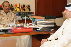 القائد العام يستقبل سفير البحرين لدى أميركا