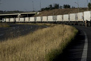 روسيا ترسل مساعدات إنسانية إلى شرق أوكرانيا