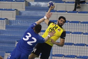 الأهلي يضرب توبلي بقوة ويقترب من حسم التأهل لـ'نصف نهائي دوري اليد'