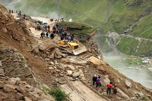 مقتل 16 شخصا في انهيار أرضي بشمال شرق الهند