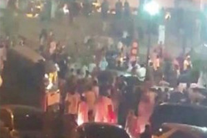 السعودية... مضاربة جماعية عنيفة بين شبان في حديقة الحمراء بالرياض