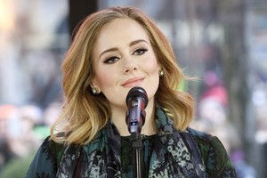أديل أغنى مغنية بريطانية بثروة 122 مليون دولار