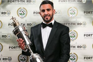 أول عربي وأفريقي يحرز اللقب... الجزائري 'محرز' أفضل لاعب في الدوري الإنجليزي