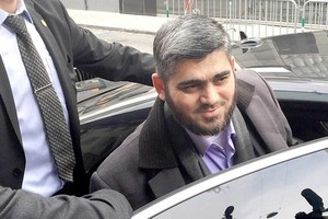 علوش لـ(د.ب.أ): لم نفجر الهدنة لمنع تقدم النظام بحلب...وداعش يسيطر على أكثر من نصف مساحة  سورية