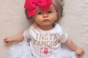 'ميا' أصغر عارضة أزياء ولم تكمل عامها الأول!