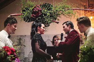 كسرا للتقاليد.. حفل زفاف بالأسود