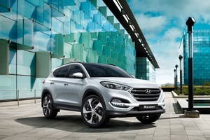 هيونداي 2016 توسان وكريتا وإلنترا تحت الأضواء