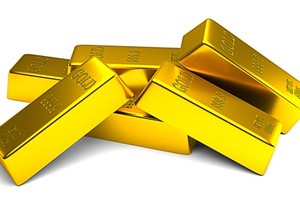 الذهب عند أعلى مستوى في أسبوع مع تراجع الدولار بعد إعلان بنك اليابان