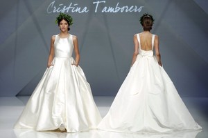 شاهد صور... أجمل 'فساتين الزفاف' للعام 2016 من برشلونة