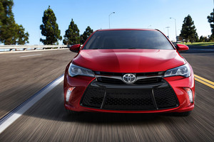 'تويوتا' تحقق لقبين في جوائز 'سيارة العام في الشرق الأوسط' لعام 2016