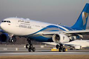 انفجار إطارين أثناء هبوط «العمانية» بأبوظبي