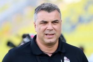 مدرب الأهلي الإماراتي: لم يساعدنا أحد للفوز بالدوري وحكم مباراة بني ياس دمر اللقاء