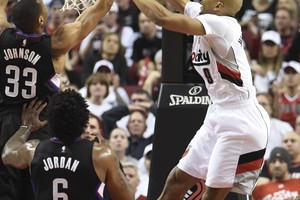 بورتلاند يهزم كليبرز ويصعد لقبل نهائي القسم الغربي بدوري السلة الأميركي