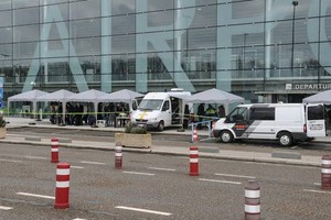 مطار بروكسل يعيد افتتاح جزء من صالة المغادرة