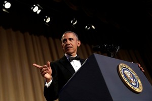 أوباما ينتقد ترامب في آخر ظهور له في عشاء المراسلين بواشنطن