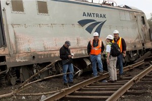 خروج قطار عن مساره في واشنطن وأنباء عن تسريب مواد خطيرة