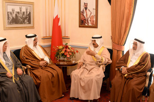 رئيس الوزراء وولي العهد يؤكدان الحاجة لمزيد من التعاون الإقليمي والدولي للتعامل الأمثل مع التحديات