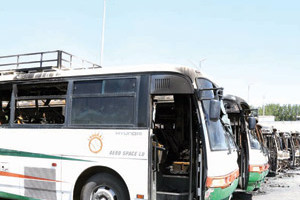 إيقاف 7 متهمين في حريق حافلات شركة بمكة المكرمة