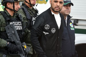 طرد ابرز مهربي المخدرات في البيرو من كولومبيا إلى بلاده