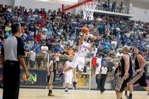 «الزعيم» يقترب خطوة إضافية من الحفاظ على لقب السلة