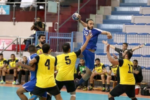 قمة كرة اليد البحرينية تكتسي باللون الأزرق وسقوط أول لـ «النسور»