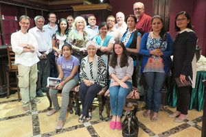 روائي أميركي حائز على جوائز في الكتابة يزور البحرين