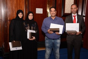 'نقابة عمال البحرين' تكرم الموظفين المجدين من مجموعة 'يوسف خليل المؤيد'