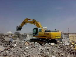 الجيش الإسرائيلي يهدم منزل فلسطيني متهم بالمشاركة في قتل مستوطن وزوجته