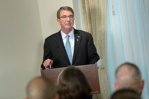 أشتون كارتر يزور ألمانيا ليرأس مراسم تغيير قيادة الناتو في أوروبا