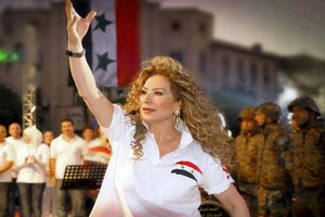 رغدة: سأقص شعري في ساحة حلب ولا أملك نقوداً لشراء سيارة