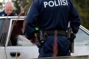 حرس الحدود الفنلندية يحقق في عملية لتهريب 45 رجلا من الهند وباكستان