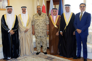 القائد العام يستقبل عبدالحميد الكوهجي وإخوانه