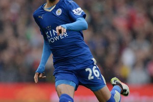 وكيل أعمال محرز يلقي شكوكا حول مستقبله مع ليستر البطل