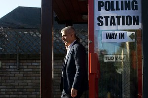 انتخابات حاسمة لرئاسة بلدية لندن قد تشهد فوز أول مسلم