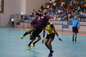 باربار يطيح بالأهلي بفارق 8 أهداف في قمة دوري كبار اليد