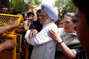 إطلاق سراح زعماء المعارضة الهندية بعد اعتقالهم عقب مسيرة إنقاذ الديمقراطية