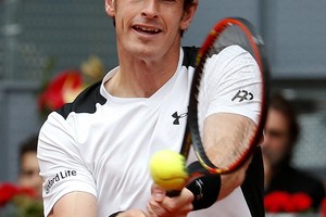 موراي يهزم نادال ويتأهل لنهائي بطولة مدريد للتنس