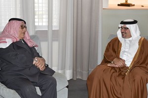 ولي العهد يلتقي رئيس الوزراء الأردني الأسبق... ويؤكد أهمية تعزيز العلاقات بين البلدين