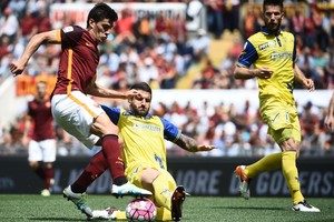 روما يهزم كييفو بثلاثية ويقتنص وصافة الدوري الإيطالي مؤقتا