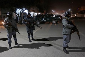 ارتفاع حصيلة ضحايا حادث مروري في أفغانستان إلى 52 قتيلا