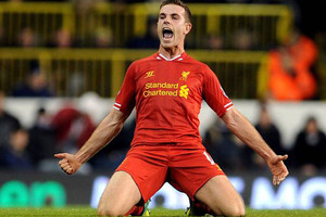 ندرسون قائد ليفربول يسابق الزمن للمشاركة في نهائي الدوري الأوروبي