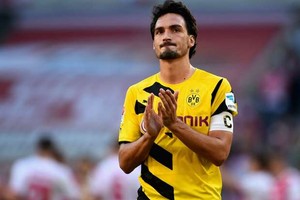 هوميلز يرحل عن دورتموند لينضم إلى بايرن ميونيخ