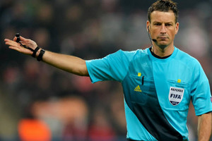 الحكم الإنجليزي كلاتنبرج يدير نهائي دوري أبطال أوروبا