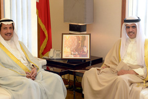 وزير شئون الإعلام يبحث التعاون الإعلامي مع السفير الكويتي