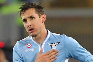 كلوزه بصدد الرحيل عن لاتسيو بعد خمسة مواسم قضاها مع الفريق